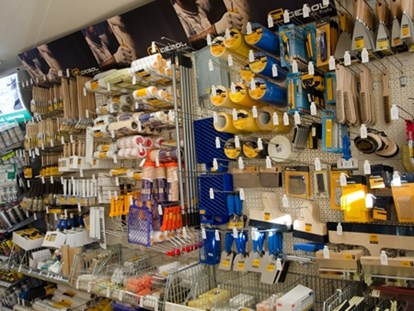 Händler - Unternehmens-Kategorie: Einzelhandel - Unsere Werkzeugwand - FarbenToyfl