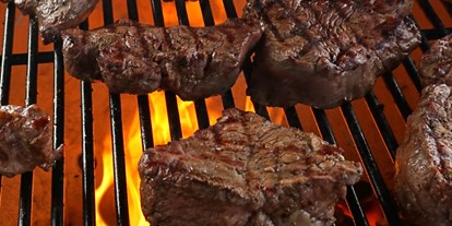 Händler - Produkt-Kategorie: Lebensmittel und Getränke - Koppl (Koppl) - Dry Aged Steaks - Catering - Outdoorchef Grills - Helmut KARL