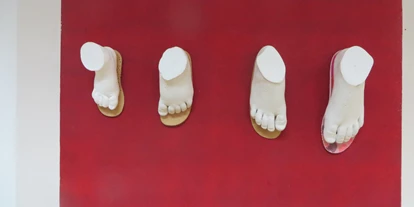 Händler - Zahlungsmöglichkeiten: Überweisung - Zahnhof - zirka ein Fingerbreit - 12 - 15mm Platz für die Füsse müssen sein
 - schuhschuh Köck Handelsgesellschaft mbH