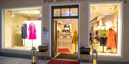 Händler - Produkt-Kategorie: Kleidung und Textil - Hallein Parsch - Shop Linzergasse 38 - PIA ANTONIA