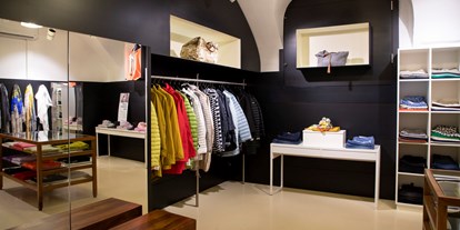 Händler - Produkt-Kategorie: Kleidung und Textil - Bergham (Palting) - gemütliche Boutiquen-Atmosphäre - PIA ANTONIA