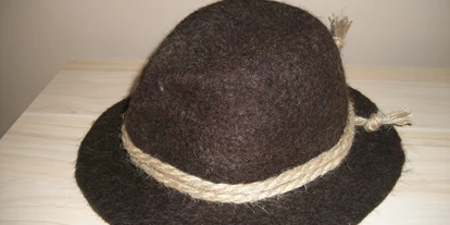Händler - überwiegend selbstgemachte Produkte - Pfaffing (Haigermoos) - Hüte - Schafwolle-pur
