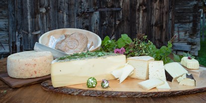 Händler - überwiegend regionale Produkte - PLZ 5723 (Österreich) - Käsespezialitäten von Bauern aus der Region mit Milch von heimischen Kühen, Ziegen oder Schafen - Heimatgold Zell am See