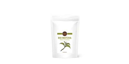 Händler - Altenberg (Hitzendorf) - Unser Bio Matcha Latte Mix lässt sich herrlich einfach, die köstlichsten Variationen dieses Getränks auch zu Hause herstellen.

2 Kaffeelöffel mit 0,3l einer heißen Milch Deiner Wahl aufgießen, umrühren und fertig. Schmeckt auch großartig als Kaltgetränk oder pepp einfach Deinen Smoothie mit etwas grüner Power auf. - Barista’s Kaffee 