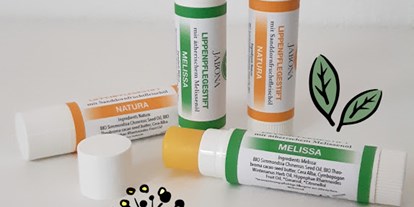 Händler - Gutscheinkauf möglich - Lippenpflegestifte Melissa (mit äth. Melissenöl) , Natura (ohne Duft) - Seifenmanufaktur Jabona 