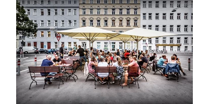 Händler - bevorzugter Kontakt: per E-Mail (Anfrage) - Wien-Stadt Neu Leopoldau - Schanigarten Blick vom Restaurant - Roland Soyka