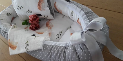 Händler - Zahlungsmöglichkeiten: Überweisung - Laherberg - Babynest mit Stillkissen und Schmusetuch in einem Design - Maikids