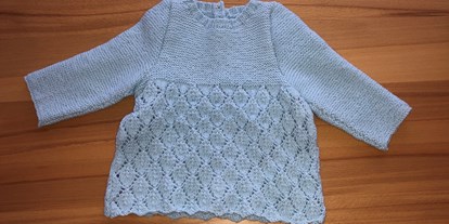 Händler - Produkt-Kategorie: Kleidung und Textil - Wien Alsergrund - Kinderkleidchen für 12 Monate - dreams4knit