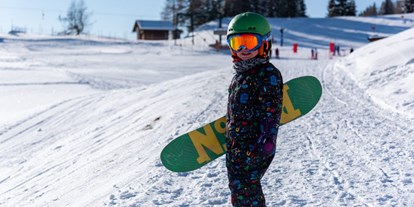 Händler - Waisach - Snowboards zum Verleihen, Snowboardkurs für Kinder auf der Emberger Alm - Drausport/Oberdrautaler Sportschule, Shop und Sportschule - Waltraud Sattlegger