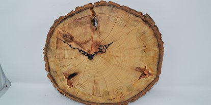 Händler - Züggen - Holz Wanduhr aus Pappel - Huizbirn