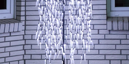 Händler - Selbstabholung - Leobendorf - Trauerweide mit 400 kaltweißen LED 180 cm - Weihnachtsdiskont