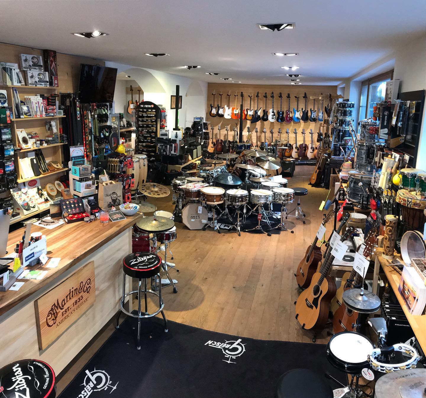 Unternehmen - zusammenklang - das Geschäft für Musikinstrumente in Feldkirch - zusammenklang Musikinstrumente