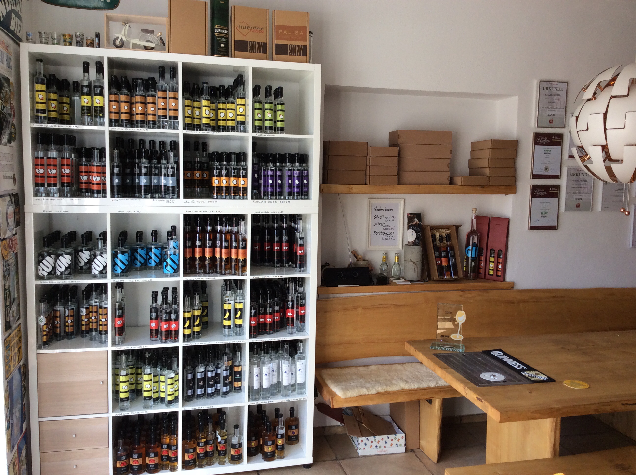 Unternehmen - Übersicht im Schnapsladen - Rony's Schnapsladen