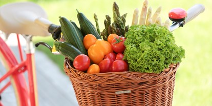 Händler - Art der erstellten Produkte: Lebensmittel - PLZ 5321 (Österreich) - Frisches Bio-Gemüse, davon eine Vielzahl aus Bio-Eigenbau, sowie Bio-Obst finden Sie bei uns im Haus. - Ökohof Feldinger Stammhaus Wals