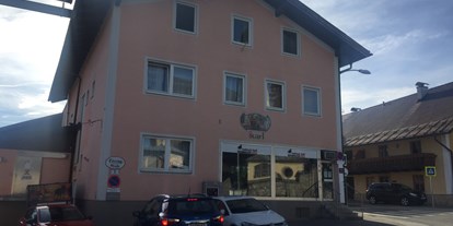 Händler - Wertschöpfung in Österreich: Teilproduktion - Salzburg-Umgebung - Die Dorfmetzgerei - Dorfmetzgerei Helmut KARL