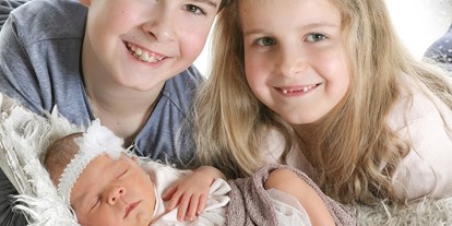 Händler - bevorzugter Kontakt: per Telefon - PLZ 5761 (Österreich) - Newbornshooting - Foto Jelinek - Rudolf Thienel