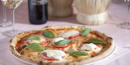 Händler - bevorzugter Kontakt: Online-Bestellung - Außertreffling - Steinofen Pizza  -  " RIVA "  Ristorante - Pizzeria - Eissalon 