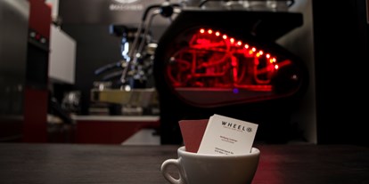 Händler - Produkt-Kategorie: Kaffee und Tee - Maria-Lanzendorf - Die La Marzocco Strada - WHEEL - Simplify your Coffee