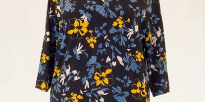 Händler - Mindestbestellwert für Lieferung - Shirt Blüten-Muster - urban // collection - Trendmode aus dem Vulkanland