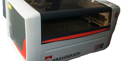 Händler - digitale Lieferung: digitale Dienstleistung - Vösendorf - Gravuren mit der LS100 Gravurmaschine - Lasergravurshop Wien