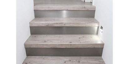 Händler - Rabnitz - Wunderschön verkleidete Treppe mit Stufen aus Laminat.
Laminatstufen, Trittstufen aus Laminat, Renovierungsstufe, Renovierungsstufen - RenoShop Renovierungssysteme