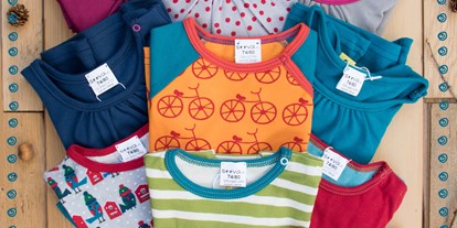 Händler - Produkt-Kategorie: Baby und Kind - Wien Alsergrund - Shirts bunt und bio - soova.at