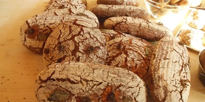 Händler - überwiegend Bio Produkte - Poppen - Roggen-Sauerteig Brot selbst gebacken - Fa. Genusskistl