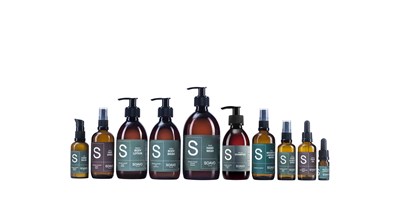 Händler - überwiegend Bio Produkte - Altenberg (St. Andrä-Wördern) - Das SOAVO Sortiment
- Body&Hair Care
- Hand Care
- Face Care
- Apothecary - SOAVO