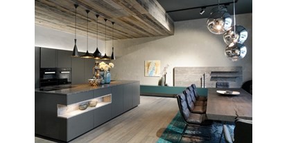 Händler - Ladau - Individuelle Küchen inklusive einzigartigem Essbereich - Sendlhofer Design
