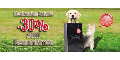 Händler - Zahlungsmöglichkeiten: Überweisung - PLZ 8221 (Österreich) - Das Bild zeigt eine Katze und einen kleinen Hund neben mit einer Fedor® Tragetasche sitzend. Daneben steht „Neukunden-Rabatt -30% zum Kennenlernen!“ geschrieben. - Fedor® Tiernahrung