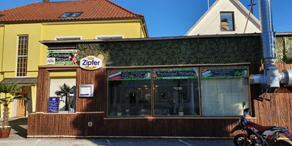 Händler - Zahlungsmöglichkeiten: Bar - Laussa - Geschäft, Straßeseit - Andras Sipos