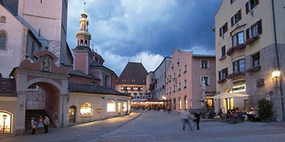 Händler - bevorzugter Kontakt: per Telefon - Bezirk Innsbruck Land - Oberer Stadtplatz Hall Wattens - Tourismusverband Region Hall-Wattens