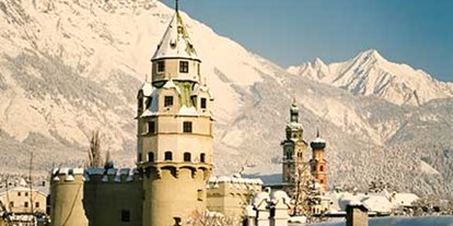 Händler - Tiroler Unterland - Schloss Hall Wattens Winter - Tourismusverband Region Hall-Wattens