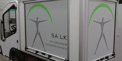 Händler - Selbstabholung - Salzburg-Stadt Salzburg - Salzburger Landeskliniken: Fahrzeugbeschriftung - Agentur West - Manfred Salfinger