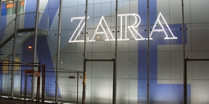 Händler - Mindestbestellwert für Lieferung - Salzburg - Leuchtreklame Zara - Agentur West - Manfred Salfinger