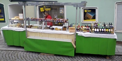 Händler - überwiegend regionale Produkte - Maisdorf - Unser Marktstand in Gmunden
jeden Samstag am Marktplatz
(wegen Corona ausgesetzt) - Margarete Brandlberger