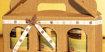 Händler - Lebensmittel und Getränke: Honig - Geschenkkarton 3er 3 x 250g von Bio-Imkerei Fuchssteiner
