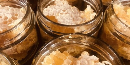 Händler - Lebensmittel und Getränke: Honig - Bio Wabenhonig im Glas 200g von Bio-Imkerei Blütenstaub