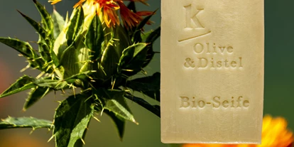 Händler - Drogerie und Kosmetik: Kosmetik - Wien - Bio Distelöl Seife - konsequent Naturkosmetik Bio-Distelöl-Seife kaltgerührt