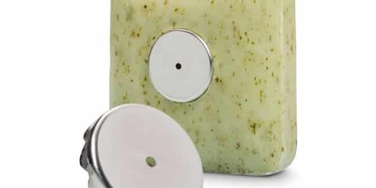 Händler - Drogerie und Kosmetik: Reinigung - Seifenhalter mit Saugnapf - konsequent Naturkosmetik Praktischer Magnet-Seifenhalter mit Saugnapf