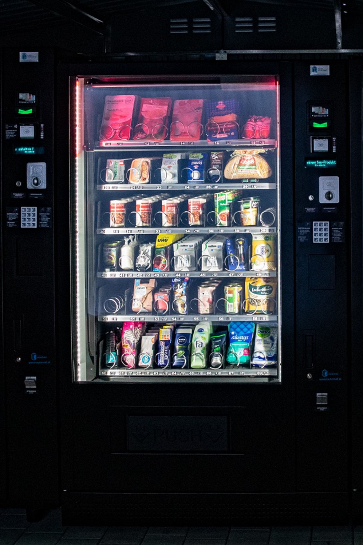 Unternehmen - Lebensmittel, Drogerieartikel und Getränke automatisiert rund um die Uhr in Gänserndorf kaufen - 365x7x24.at