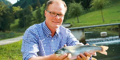 Händler - Unternehmens-Kategorie: Großhandel - Übergangrotte - Mag. Klaus Decleva, Eigentümer - Declevas Alpenfisch Mariazell