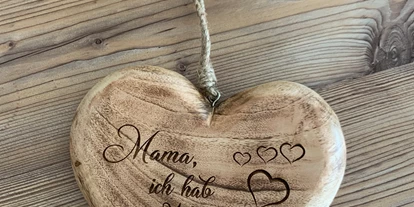Händler - Neureiteregg - Mango-Holz 
Graviert

Mama - Geschenkeparadies 