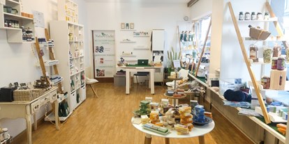 Händler - überwiegend Fairtrade Produkte - Achau - Unser Geschäft in der Kandlgasse im 7. Bezirk. -   NaturoTheke