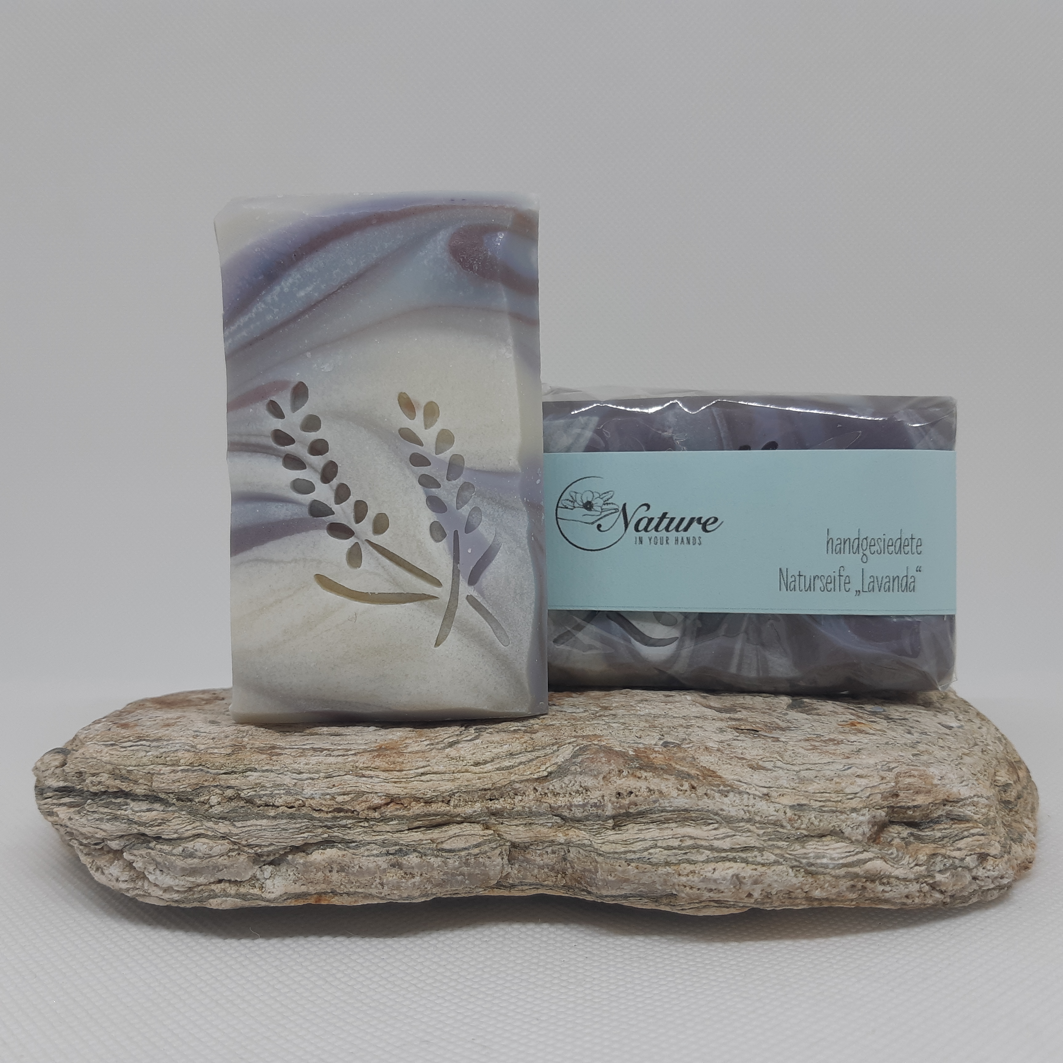 regionale Produkte: Naturseife "Lavanda" - nature in your hands: Naturseife "Lavanda"