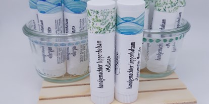 Händler - Drogerie und Kosmetik: Körperpflege - Lippenbalsam - nature in your hands Lippenbalsam "Bergamotte- Minze"