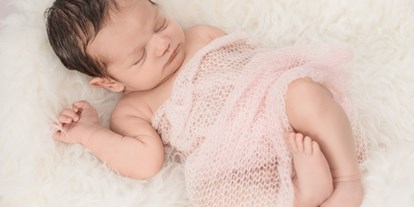 Händler - Produkt-Kategorie: Baby und Kind - Lanzendorf (Lanzendorf) - Neugeborenen Fotoshooting - Fotografie Markus Grill