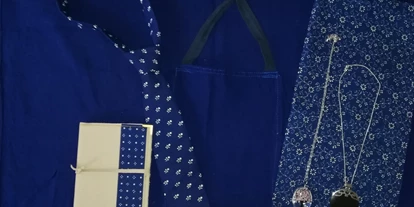 Händler - Hol- und Bringservice - Zerlach - Blaudruck-Krawatte Handarbeit, Notizblock aus Leder A-6 mit Blauddruckapplikationen, Einkaufstasche, modische Halsketten - Schmuck-Blaudruck Jalili & Panzer GsbR