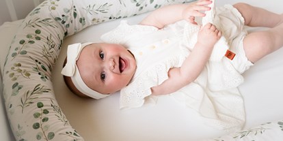 Händler - Produkt-Kategorie: Baby und Kind - eine Zirbenschlange als Bettumrandung, die nicht nur herrlich nach Zirbe duftet sondern auch für einen besseren Schlaf sorgt.  - KreativKopf