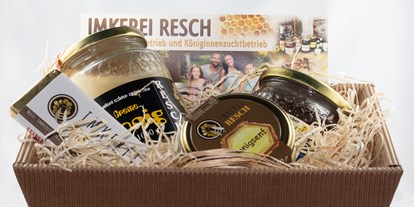 Händler - bevorzugter Kontakt: per E-Mail (Anfrage) - PLZ 8523 (Österreich) - So könnte ein Geschenkkarton aussehen!
 - Imkerei Resch